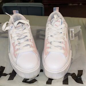 EUC Puma White and Soft Pink platform Sneakers